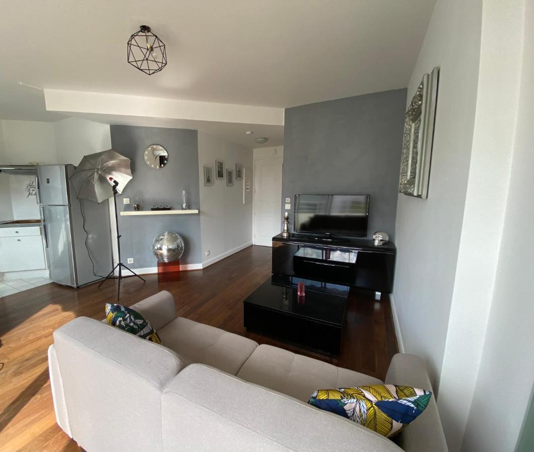 Charmant Appartement En Bord De Cher Saint Avertin Bagian luar foto